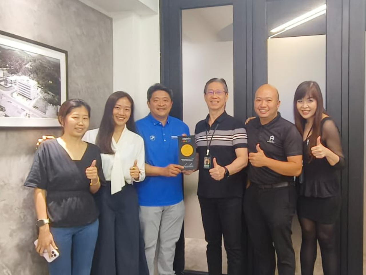 Presenting Agoda Award to ARENA Boutique Hotel on 14th May 2026 (7)