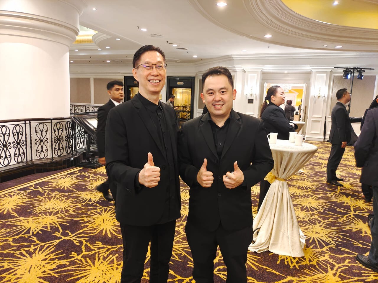 Frankie receiving the Meituan Outstanding Partner Award on 25th June 2026 (10)