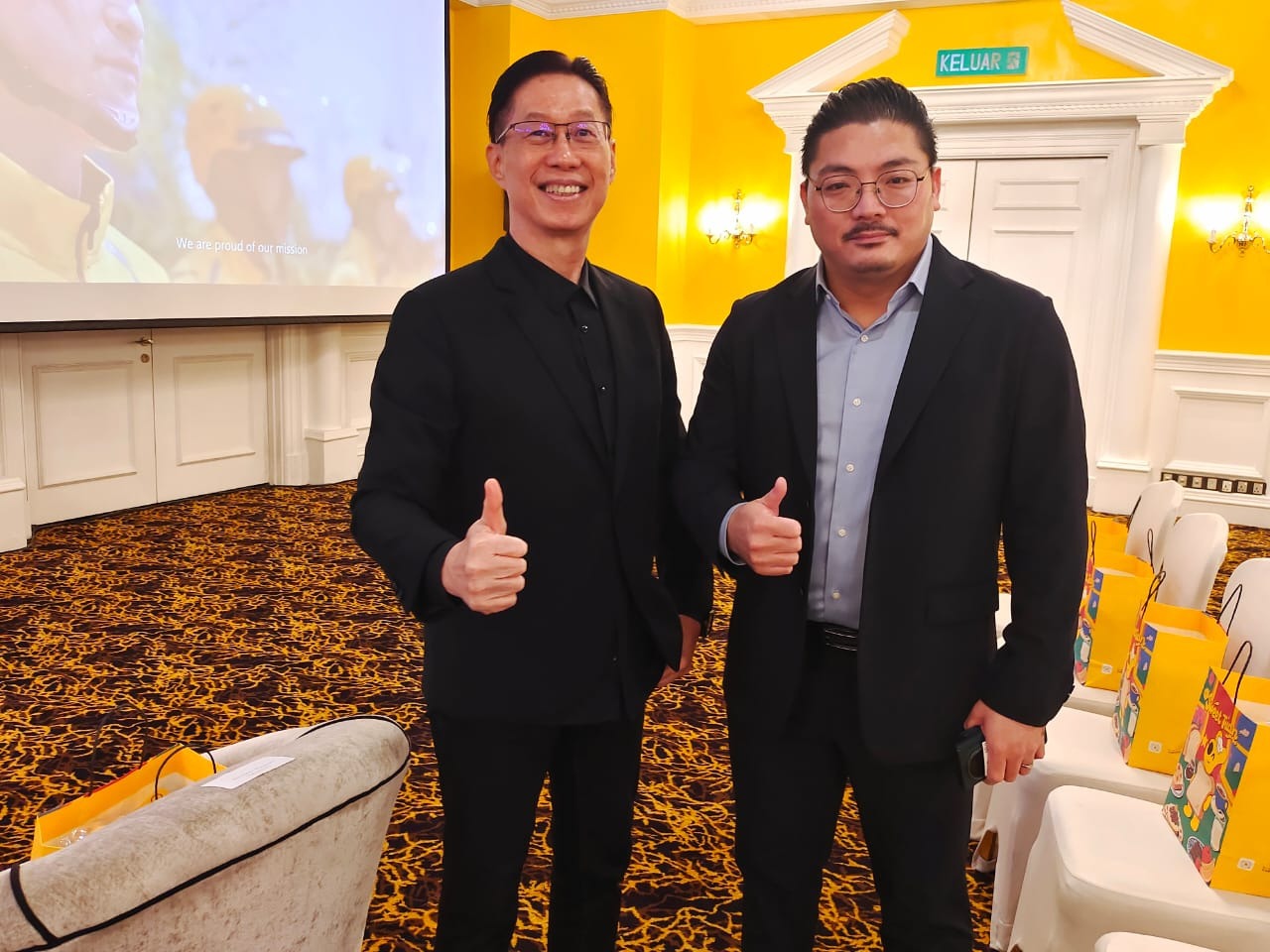Frankie receiving the Meituan Outstanding Partner Award on 25th June 2026 (11)