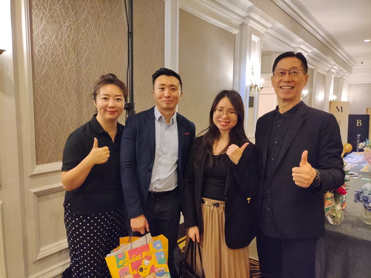 Frankie receiving the Meituan Outstanding Partner Award on 25th June 2026 (13)