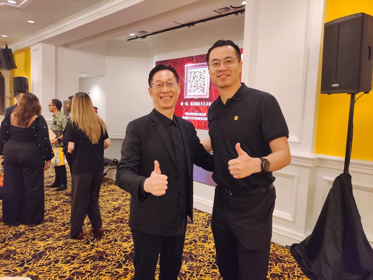Frankie receiving the Meituan Outstanding Partner Award on 25th June 2026 (15)
