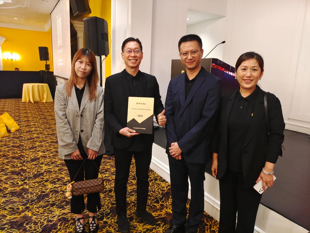 Frankie receiving the Meituan Outstanding Partner Award on 25th June 2026 (19)