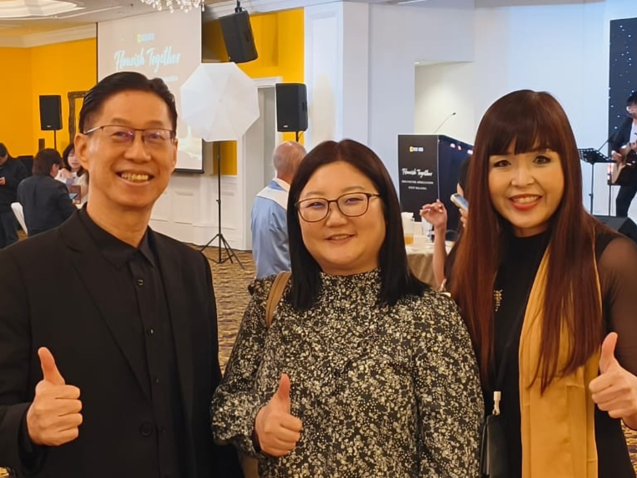 Frankie receiving the Meituan Outstanding Partner Award on 25th June 2026 (20)